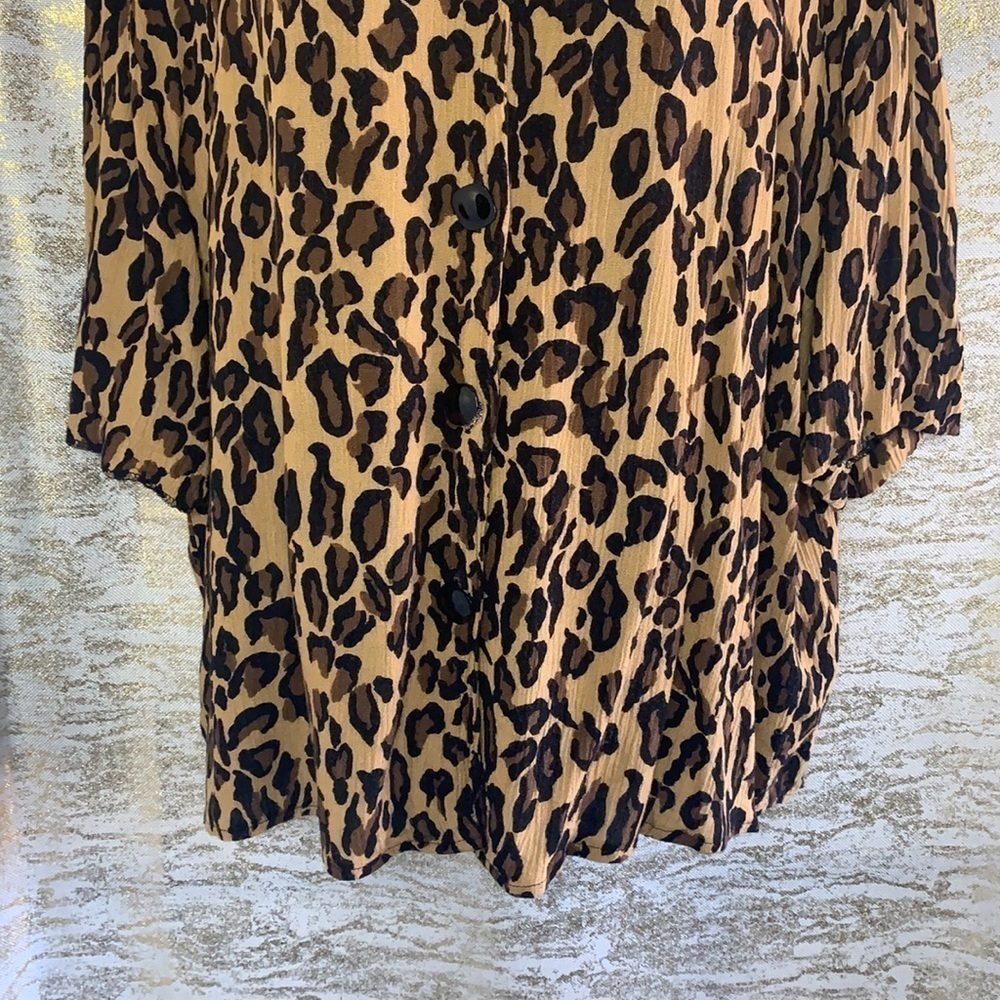 Vintage 🧚‍♀️Clichy Leopard Print Button Down 3/4 Sleeve Blouse Size 12 - Picture 4 of 12
